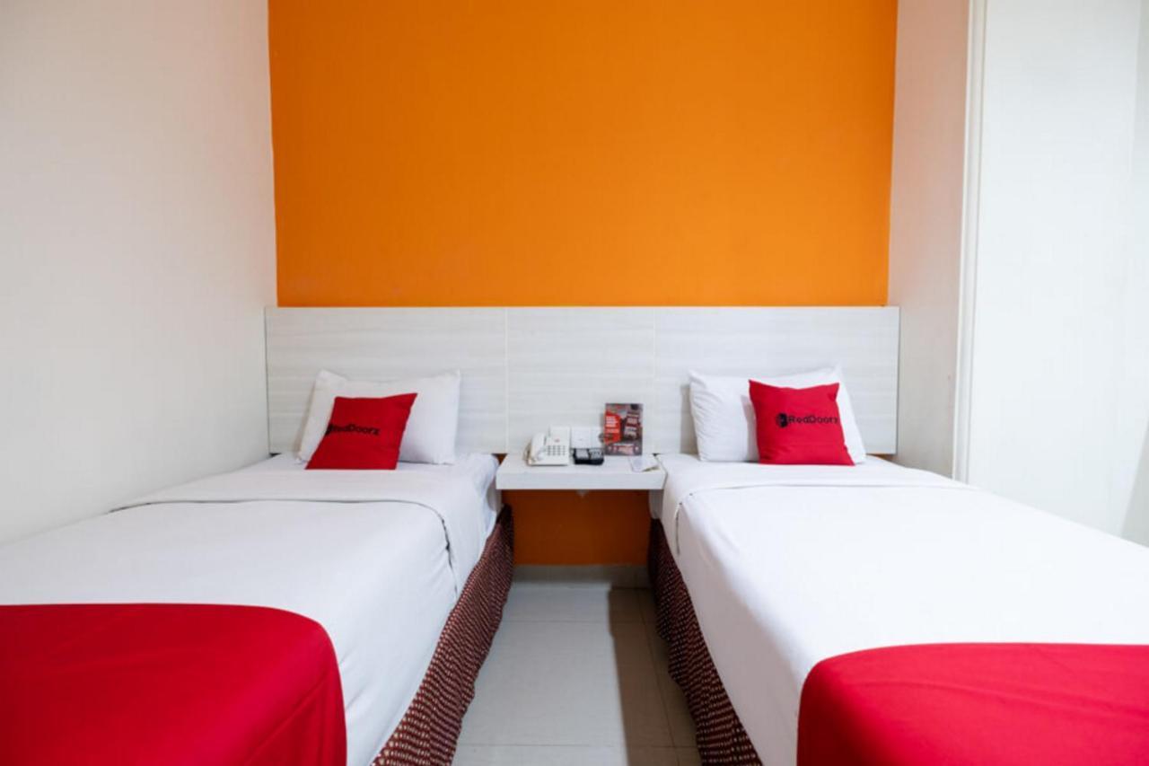 Reddoorz Plus @ Hotel Alden Macáçar Exterior foto