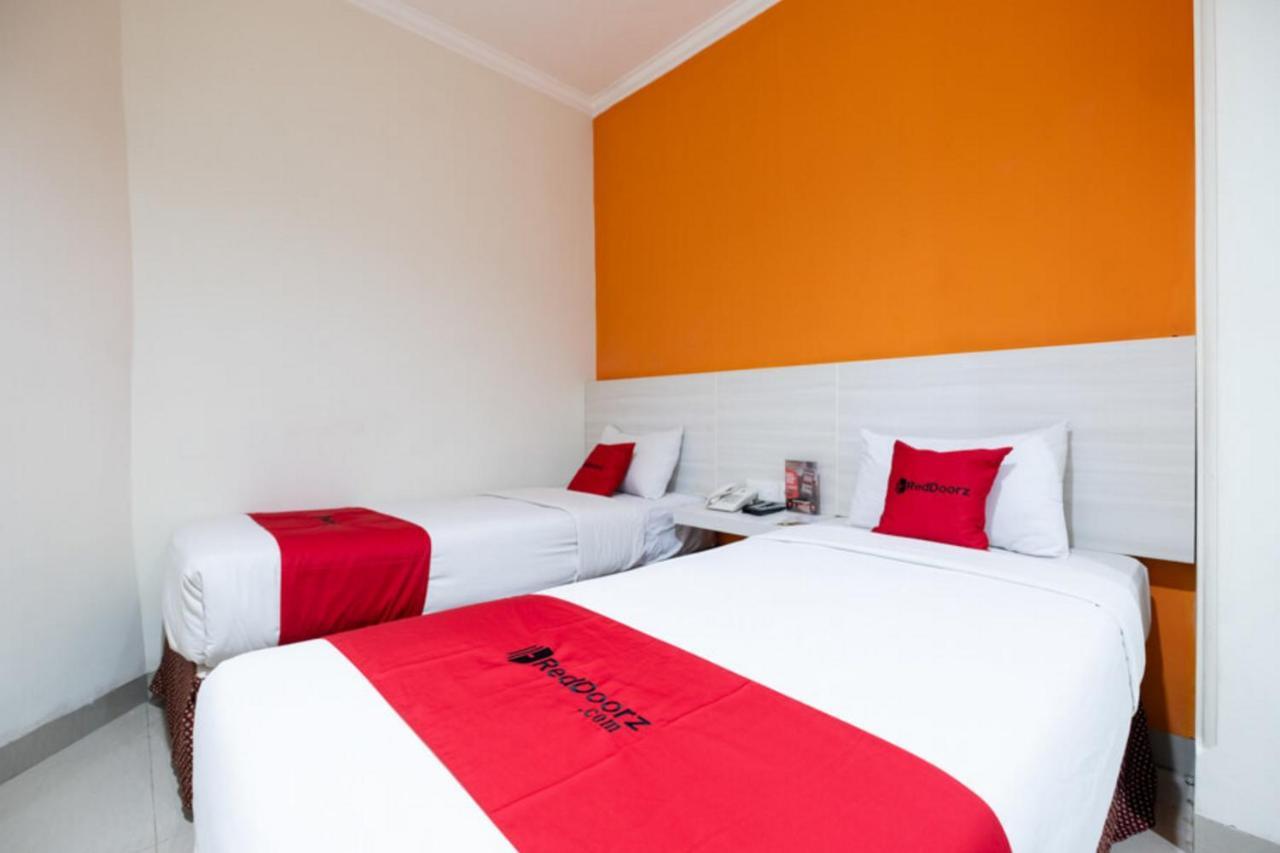 Reddoorz Plus @ Hotel Alden Macáçar Exterior foto
